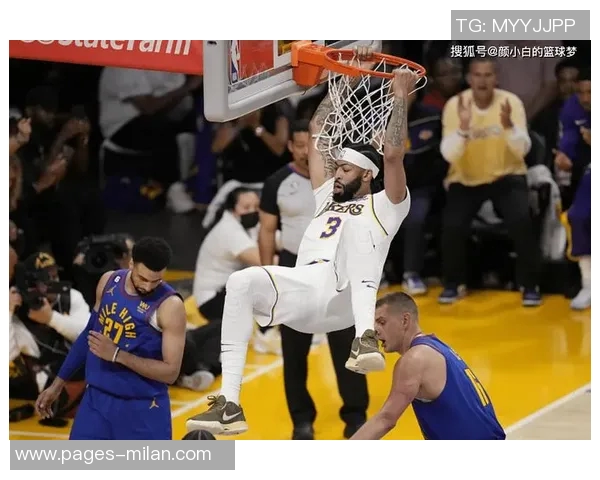 布劳恩展现排球技巧接穆雷长传双手垫球成功完成空接