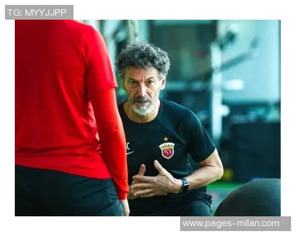 海港队训练照曝光加布里埃尔热情竖大拇指展现团队士气