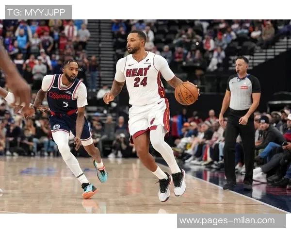 鲍威尔与希罗携手共进共同探讨默契配合之道